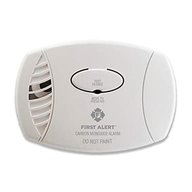 First Alert Carbon Monoxide Detector, Plug-In Alarm with Test & Silence Button, CO600, White, 1-Pack